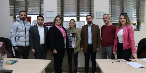 İzmit Belediyesinden kadın muhtarlara 8 Mart ziyareti