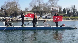 kadin-gazeteciler-8-mart-etkinliginde-kurek-cekti-Yp82pHDS.jpg