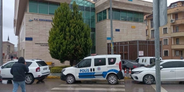 karamursel-belediyesinde-dehset-anlari-2-yarali-Kj4npeaG.jpg