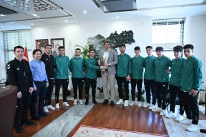 kartepe-belediyespor-hokey-takimi-sampiyon-oldu-j9iemlBT.jpg