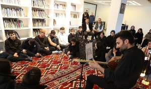 kartepede-asik-veysel-unutulmadi-WtGMURsE.jpg