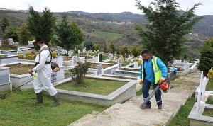 kocaelide-mezarliklar-bayrama-hazir-TrG7T6uk.jpg