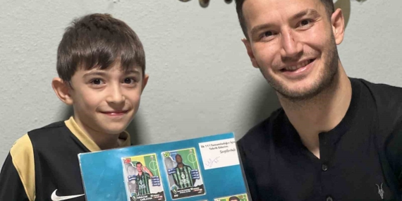 Kocaelisporlu futbolcular taraftar evlerinde iftar masalarına oturdu