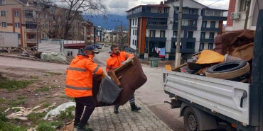 korfezde-kati-ve-hacimli-atiklar-toplaniyor-mCeYi6ba.jpg
