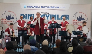 kulaklarin-da-gonullerin-de-pasini-sildiler-PILaRPkS.jpg