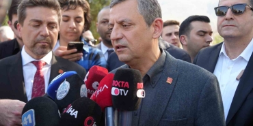 ozgur-ozel-eski-milletvekili-haydar-akarin-babasinin-cenaze-namazina-katildi-qcLj9Me8.jpg