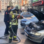 park-halindeki-otomobilde-yangin-cikti-VS4L9n7a.jpg
