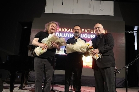 piyanist-tuluyhan-ugurludan-canakkale-zaferi-konseri-PLCQ22MG.jpg