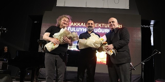 Piyanist Tuluyhan  Uğurlu’dan çanakkale zaferi konseri