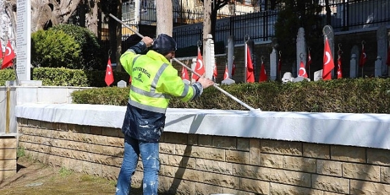 Şehitlikler, “18 Mart Çanakkale Zaferi” için hazırlandı