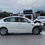 temde-otomobil-tira-arkadan-carpti-trafik-aksadi-bHpmg1CN.jpg