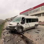 tir-ile-carpisan-isci-servisinde-8-kisi-yaralandi-chKdZqaf.jpg