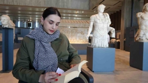troya-muzesinde-kesintisiz-destan-nobeti-basladi-5JTKyjBm.jpg