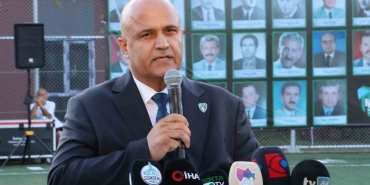 RECEP DURUL: "TARAFTARIMIZ SAKİN OLSUN VE SADECE ŞAMPİYONLUĞA ODAKLANSIN" KOCAELİSPOR KULÜP BAŞKANI RECEP DURUL: "TRİBÜN DEĞİŞİKLİĞİ YA DA İSİM ÖNÜNE SPONSORLUK KARARI YOK. BUNLAR GÜNDEMİMİZDE DE YOK" "KİŞİSEL GÖRÜŞLERİDİR, KULÜBÜ BAĞLAYAN BİR ŞEY YOK"
