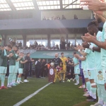 ESENLER EROKSPOR, SÜPER LİG’E YÜKSELEN KOCAELİSPOR’U ALKIŞ VE ÇİÇEKLE KARŞILADI