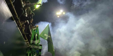 KOCAELİ’DE BİNLERCE KİŞİ ŞAMPİYONLUĞU HEP BİRLİKTE KUTLADI KOCAELİSPOR SÜPER LİG’İ KENT MERKEZİNDE KUTLADI
