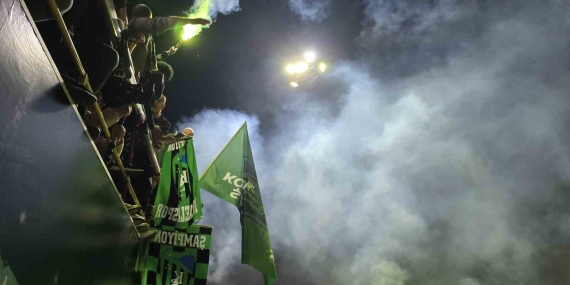 Kocaeli’de binlerce kişi şampiyonluğu hep birlikte kutladı