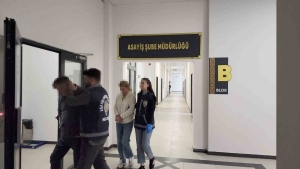 KOCAELİ'DE BİR EVDEN ALTIN ÇALAN 2 ŞÜPHELİ YAKALANDI