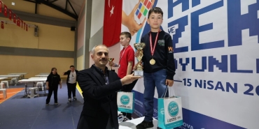 akil-ve-zeka-oyunlari-turnuvasinda-oduller-sahiplerini-buldu-egaFSAEU.jpg