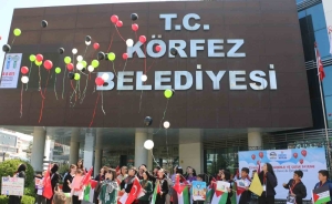 balonlar-filistinli-cocuklar-icin-ucuruldu-X7LsPauv.jpg