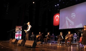 baris-manconun-sarkilari-kocaelide-yankilandi-iHMnqQn1.jpg