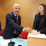 baskan-omeroglundan-ozgur-ozele-sert-tepki-Tu1HQLPz.jpg