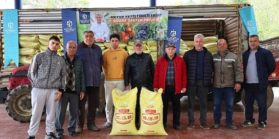 Büyükşehir’den 1.785 üreticiye 500 ton gübre desteği