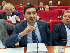 chpli-gencturkten-dogrudan-temin-cikisi-sikinti-mi-ariyorsunuz-buyuksehir-meclisini-dinleyin-MabIdbaF.jpg