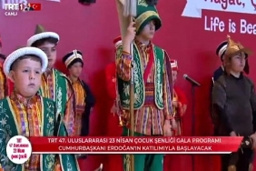 cumhurbaskani-erdogan-kartepe-belediyesi-cocuk-mehter-takimini-ilgiyle-izledi-jOdKFTEE.jpg