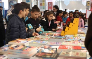 darica-kitap-fuari-4-kez-kitapseverlerle-bulustu-caQXO37k.jpg