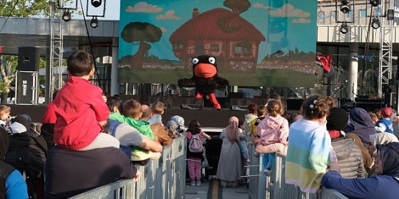 Ege ile Gaga çocukların neşesine neşe kattı