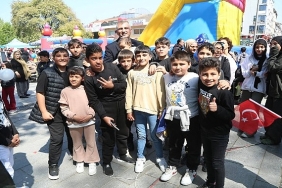 golcuklu-cocuklar-23-nisan-coskusunu-doyasiya-yasadilar-guk6Z23T.jpg