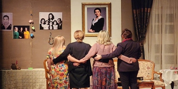 Gölcüklü Kadınların Tiyatro Performansı Hayran Bıraktı