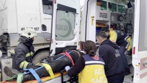 hastayi-hastaneye-yetistirmeye-calisan-ambulans-otomobille-carpisti-2-yarali-MnX7niB7.jpg