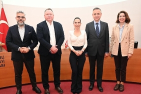 hedef-holding-ve-kocaeli-sanayi-odasindan-is-dunyasina-yonelik-finansal-seminer-OTO5dkgB.jpg