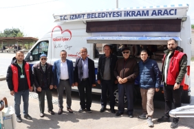 izmit-belediyesi-karaabdulbaki-mahalle-camiinde-cuma-namazi-sonrasi-ikramlarda-bulundu-i8RPQDfc.jpeg