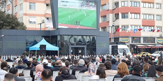 İzmit Kent Meydanı’nda Yeşil-Siyah heyecan