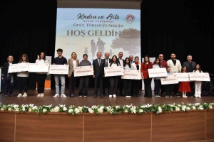 kadin-ve-aile-resim-yarismasinda-oduller-sahiplerini-buldu-4cBCOHzO.jpg