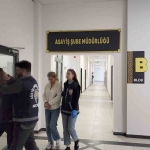 kocaelide-bir-evden-altin-calan-2-supheli-yakalandi-ZYHg56t4.jpg