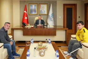 kocaelisporlu-efe-kartaldan-buyukakina-ziyaret-lJRA7Ibw.jpg