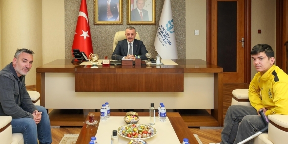 Kocaelisporlu Efe Kartal’dan Büyükakın’a ziyaret