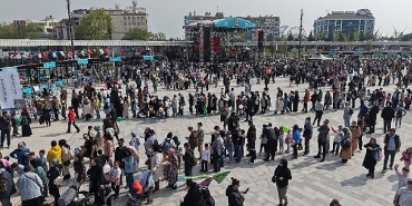 milli-irade-meydani-ilk-gun-dolup-tasti-pjNNNcd1.jpg