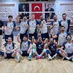 osmangazi-belediyespor-erkekler-voleybol-2-ligine-yukseldi-dJnq38ak.jpg