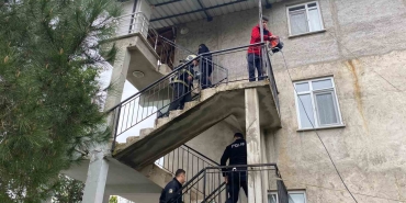 oturma-odasinda-korkutan-yangin-IEU9MFfL.jpg