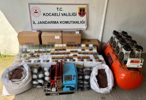piyasa-degeri-yaklasik-800-bin-tl-olan-makaron-ve-elektronik-sigara-ele-gecirildi-X6EtE7e2.jpg