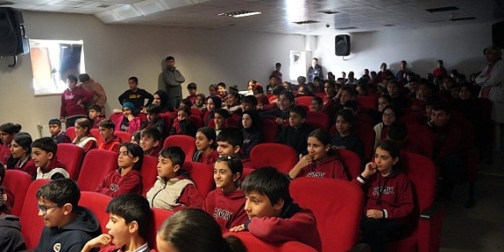 “Sürdür Abi” hem eğlendiriyor hem öğretiyor