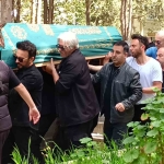 tarkan-annesine-gozyaslari-icinde-veda-etti-uVRhJM93.jpg