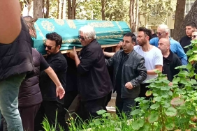 tarkan-annesine-gozyaslari-icinde-veda-etti-uVRhJM93.jpg