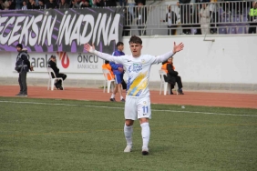 tff-2-lig-belediye-derincespor-2-giresunspor-1-UdO882jq.jpg