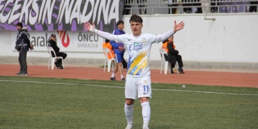 tff-2-lig-belediye-derincespor-2-giresunspor-1-UdO882jq.jpg